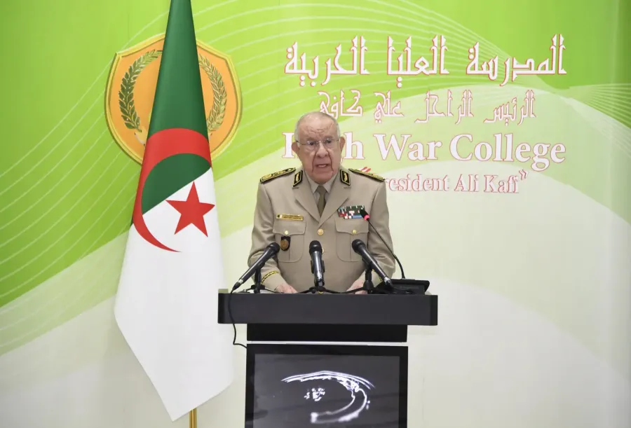 من المدرسة العليا الحربية.. شنقريحة يؤكد الرهان على نخبة عسكرية قادرة على مواجهة تحديات المستقبل